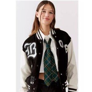 Urban Outfitters BDG Black Embroidered Corduroy Torrence Varsity Jacket Sz XS